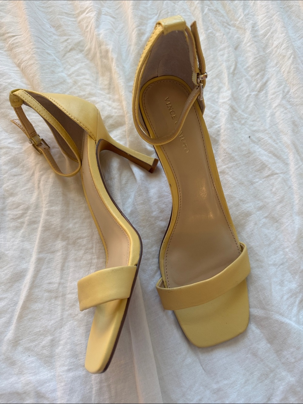 NWOT Vince Camuto Pale Yellow Open Toe Strap Kitten Heels Size 9